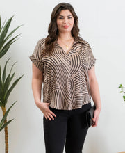Load image into Gallery viewer, Geo Print Blouse

