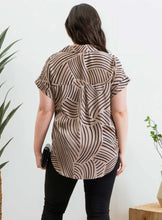 Load image into Gallery viewer, Geo Print Blouse

